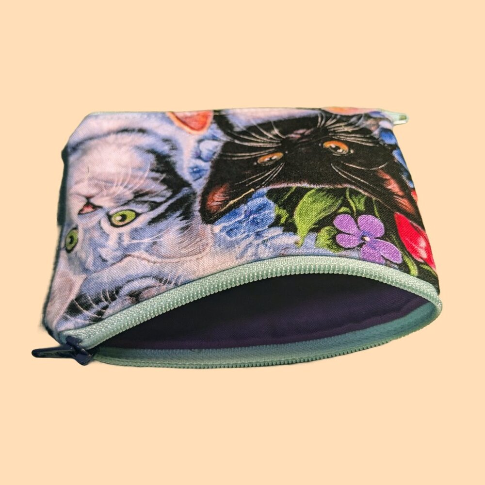 Small Kitten Pouch with Double Zipper - Picture 3 of 5